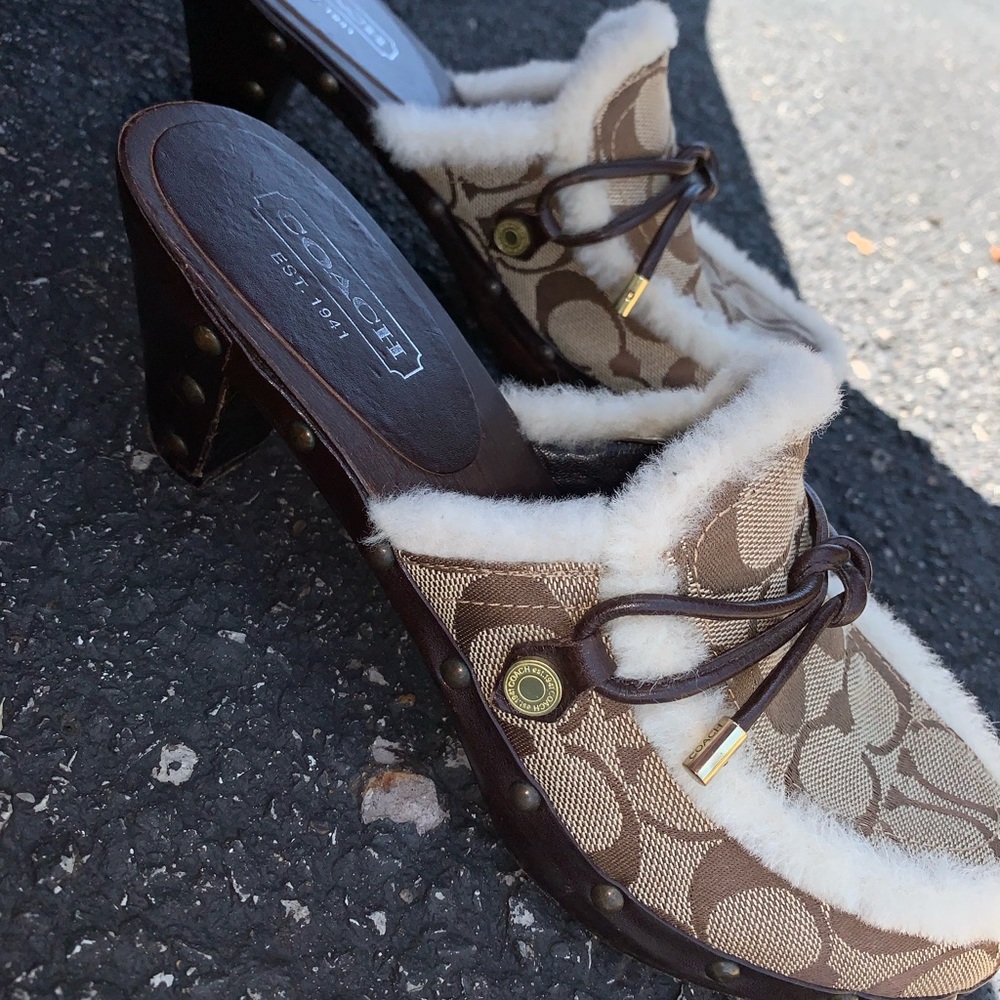 Authentic brown and tan coach clogs - Picture 6 of 8